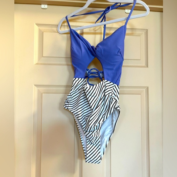 NWT CUPSHE 1 piece-medium - Picture 10 of 11